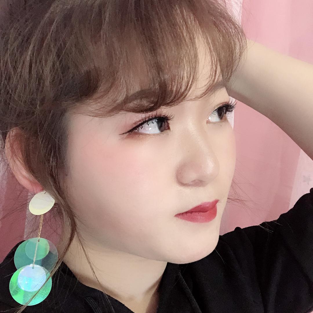 小敏可爱吃