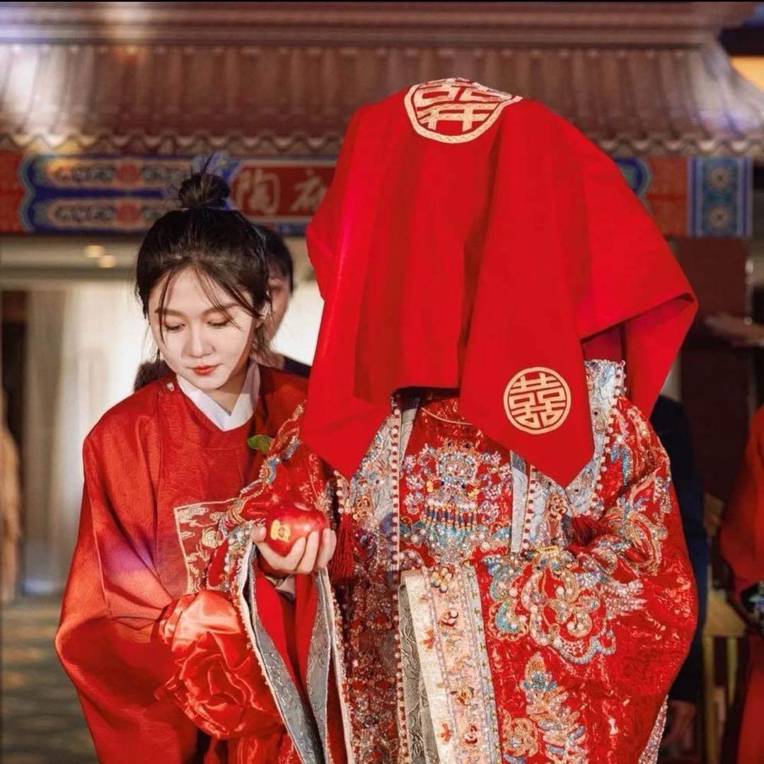 李宝宝世纪婚礼现场小助理晓娜