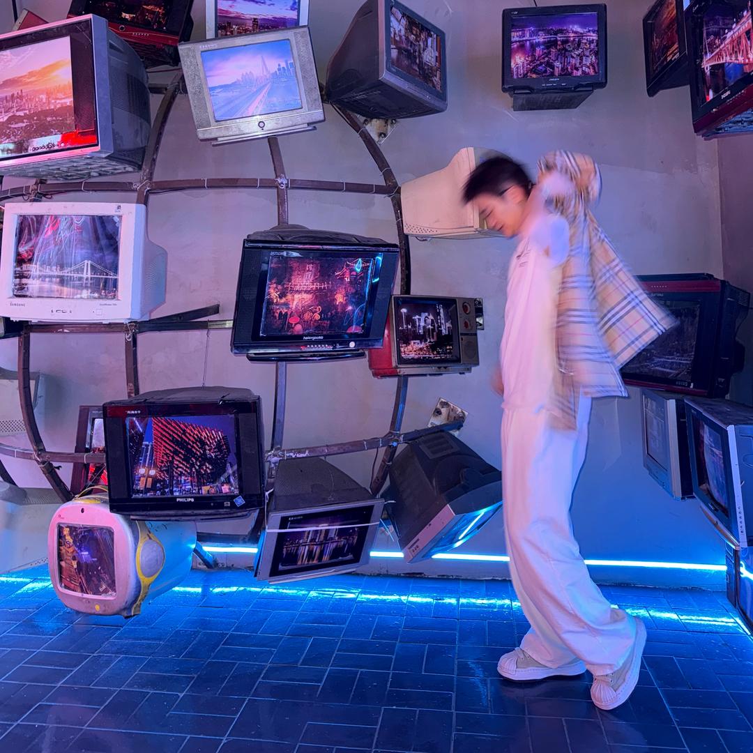 李是很闲的一个人