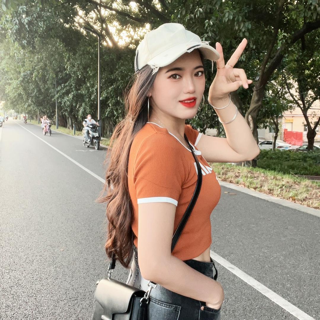 毛闹闹。