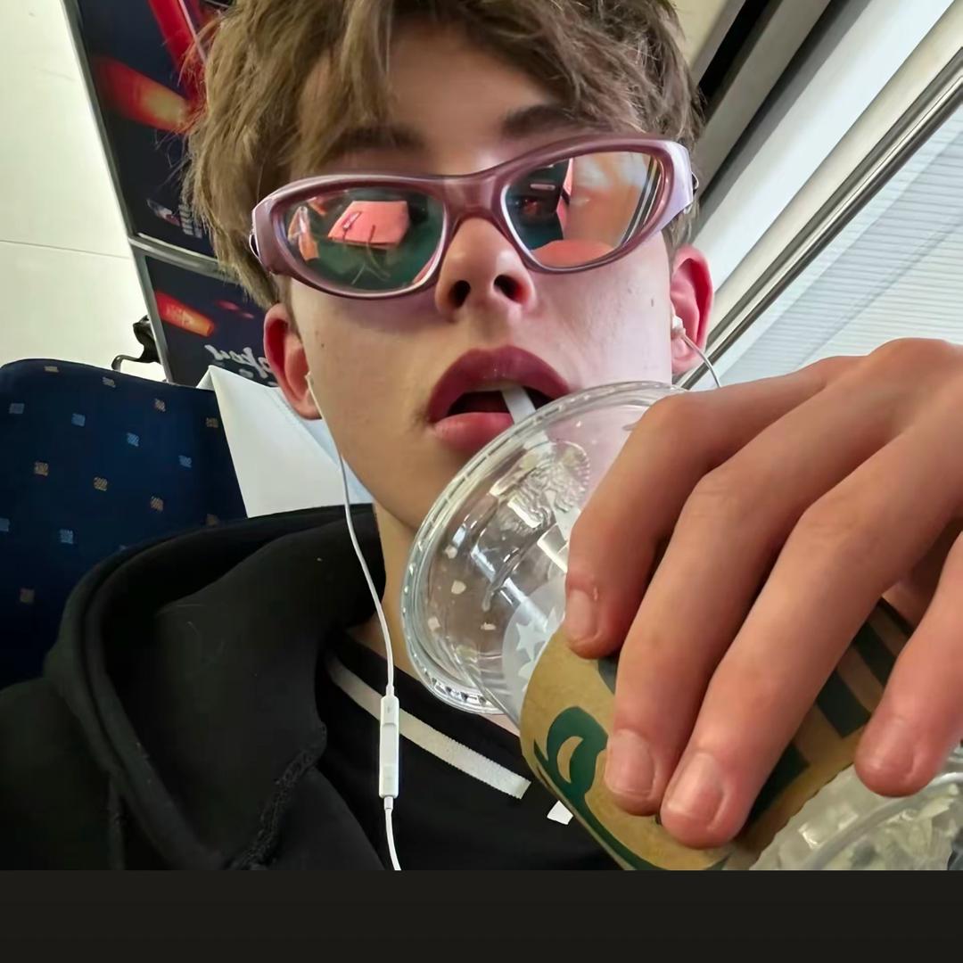 ༼༜༴༄ཾཾ༜༴༽