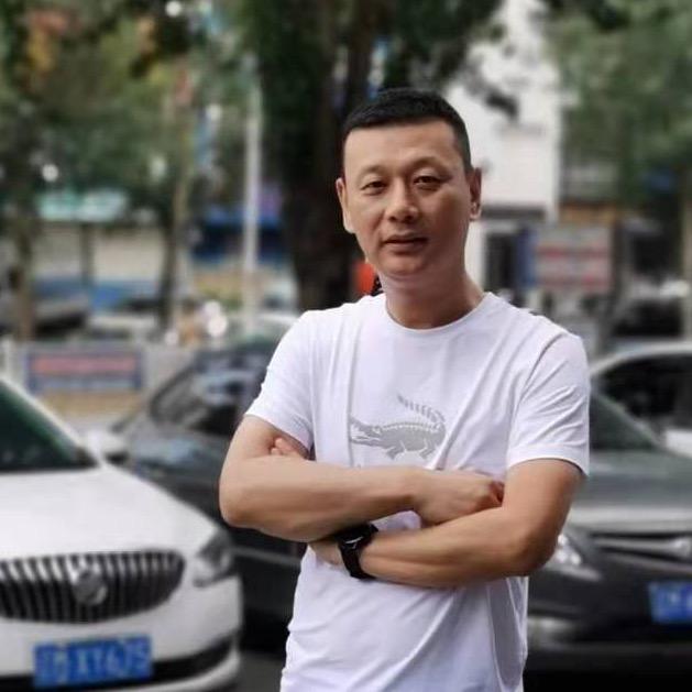 白哥（铁岭门业）
