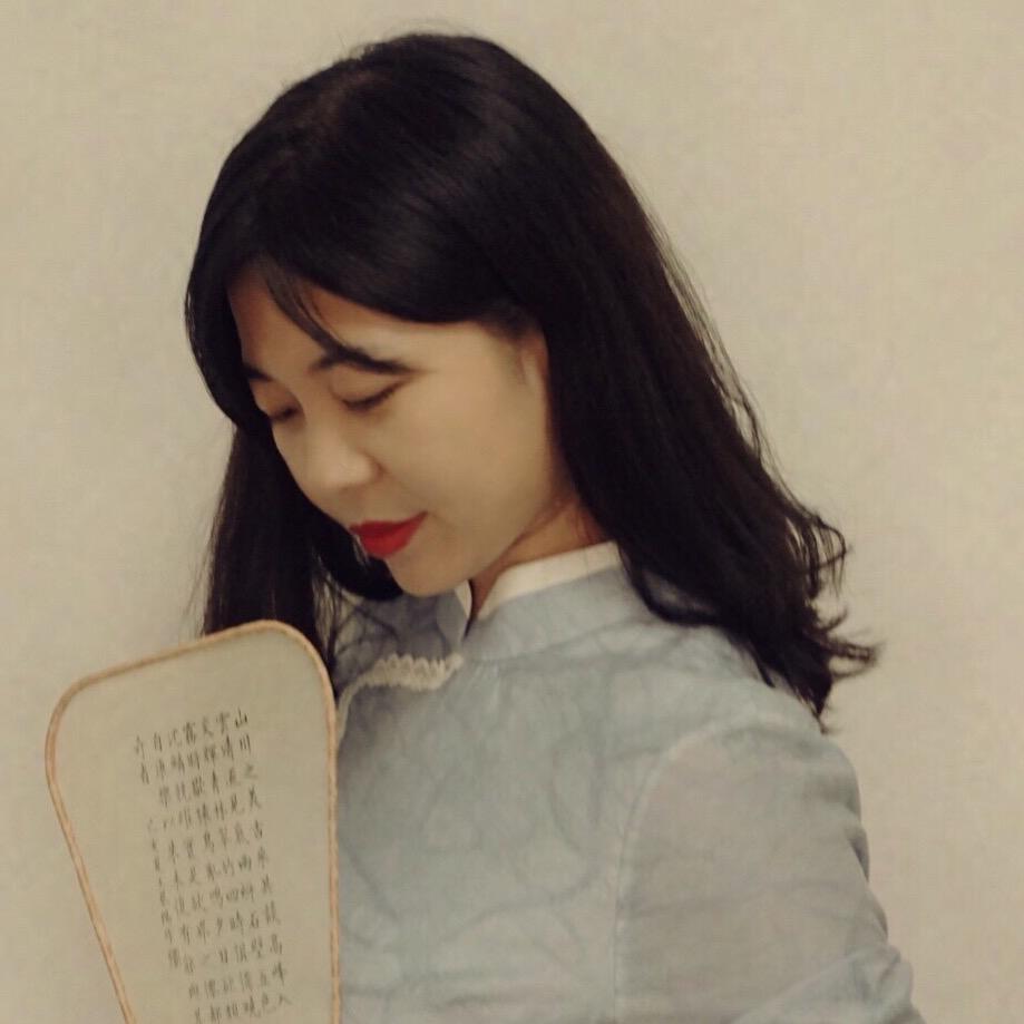 书法系少女