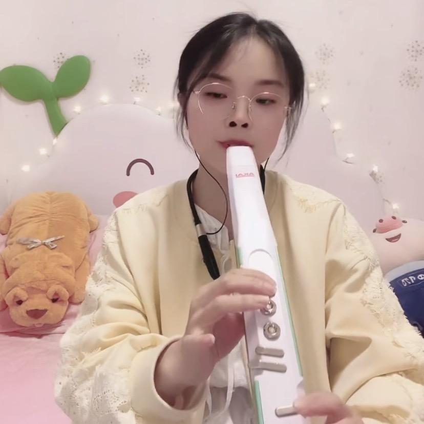 安徽小白杨ℳ💞（女儿的小脊梁）