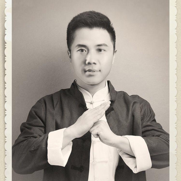 陆港·买买提庭院烧烤