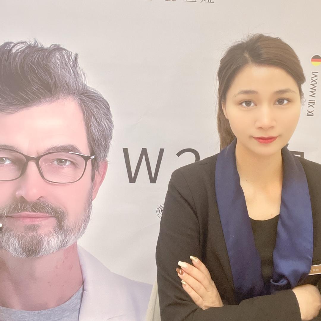 萱娅美颜美体盛业店--淡然\yi笑