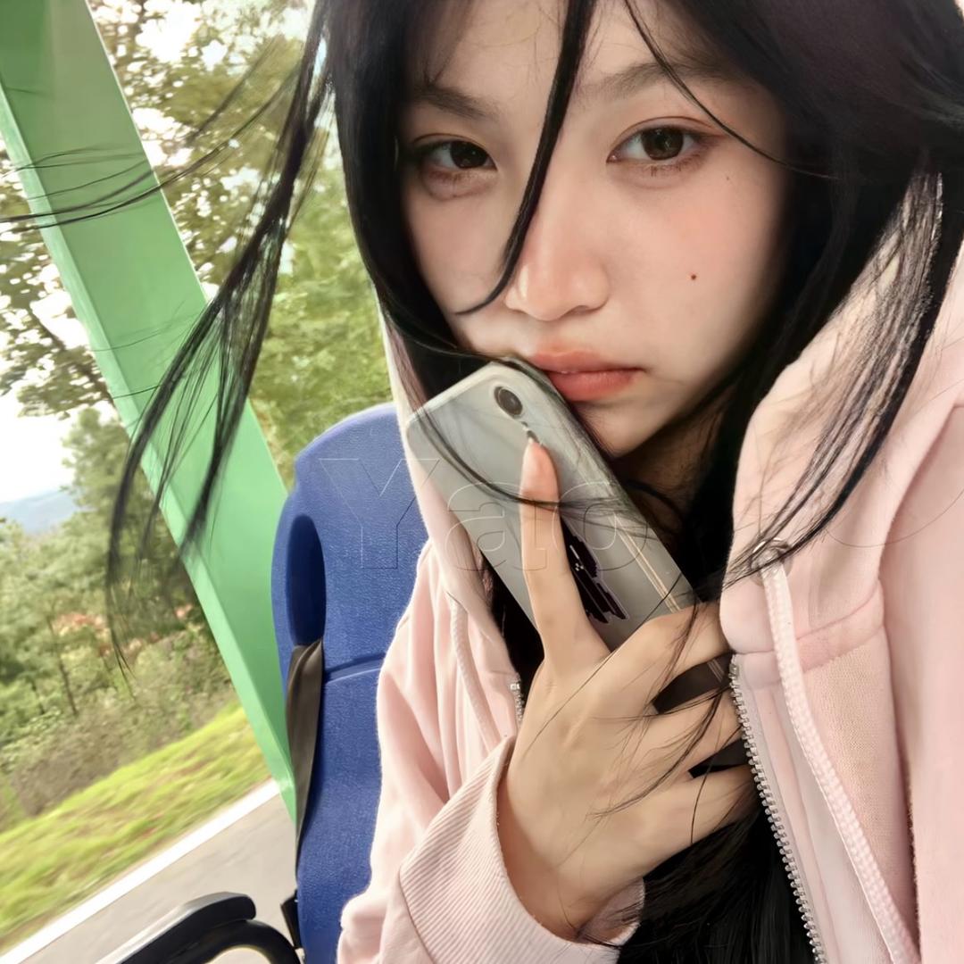 倷子.