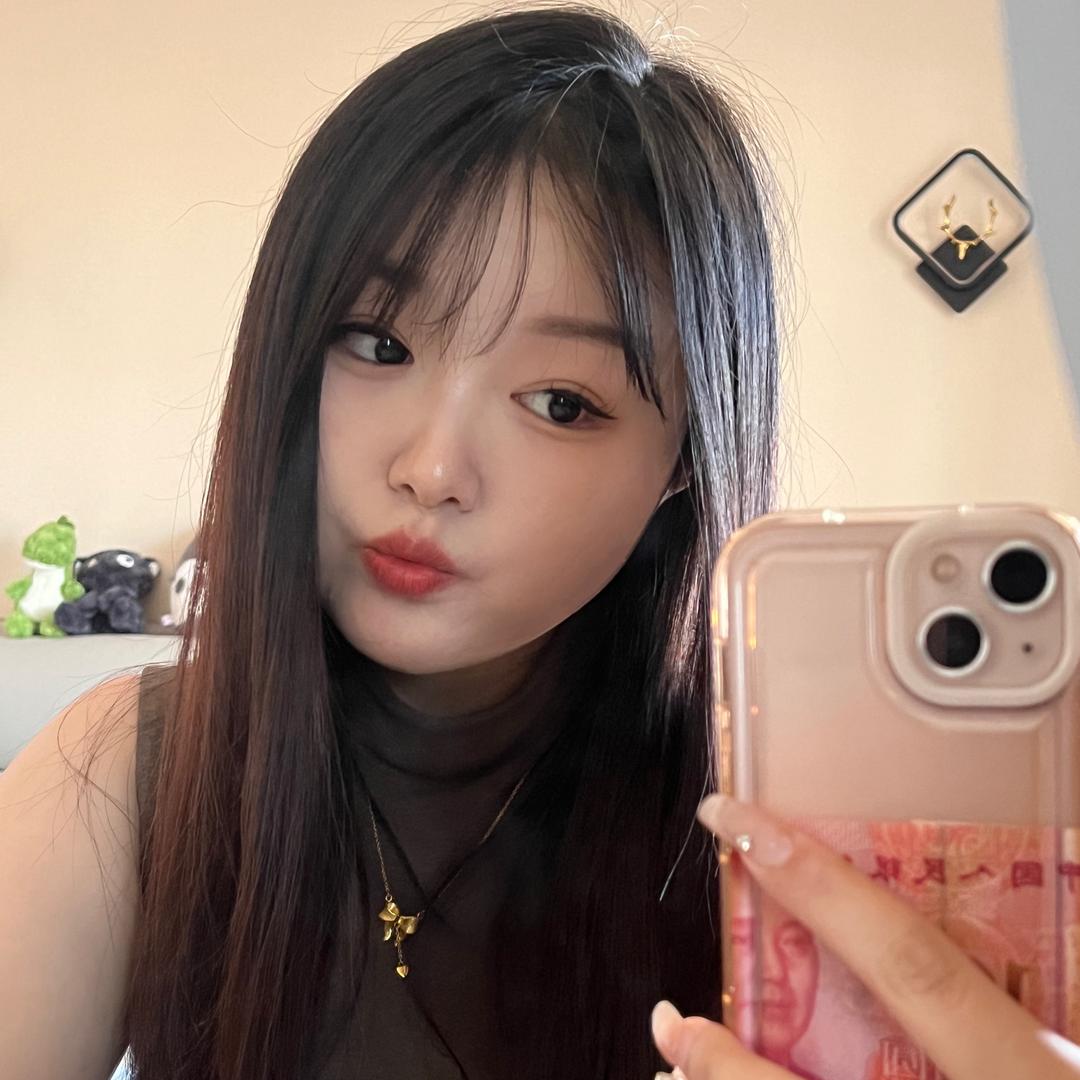 莓烦恼（00后宝妈)
