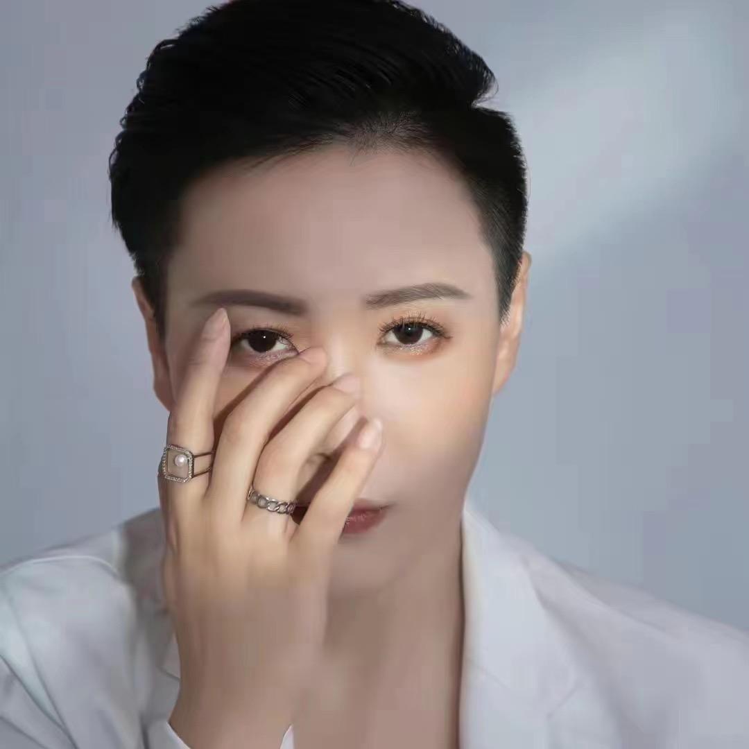张莉正能量·威昂百货商行