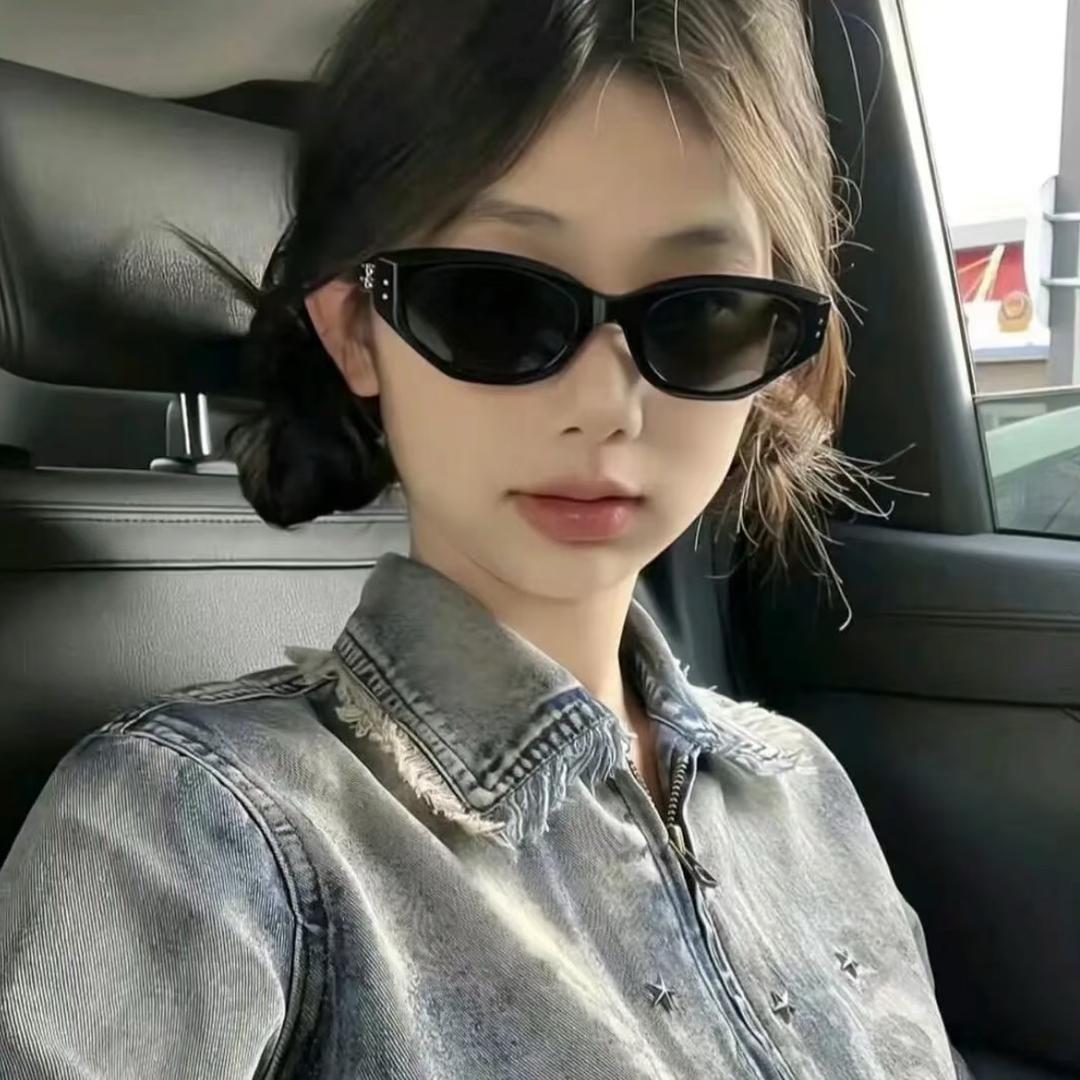 捡瓶子大妈