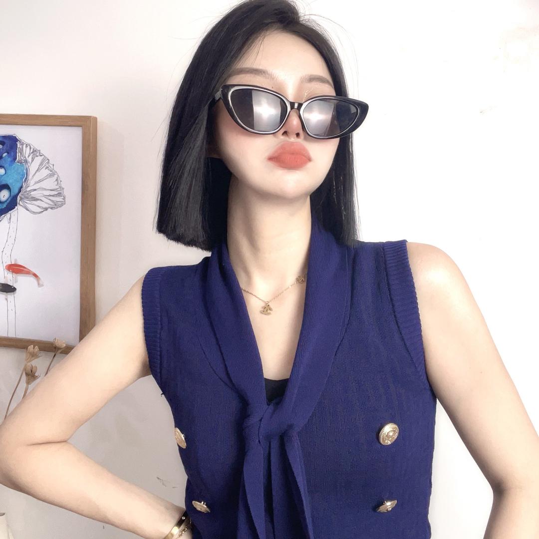 朱小姐服饰（每天早上8:30开播）