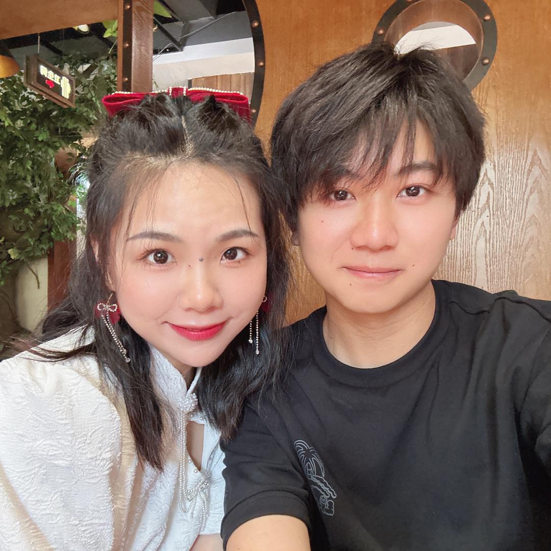 大姐和啸妹子
