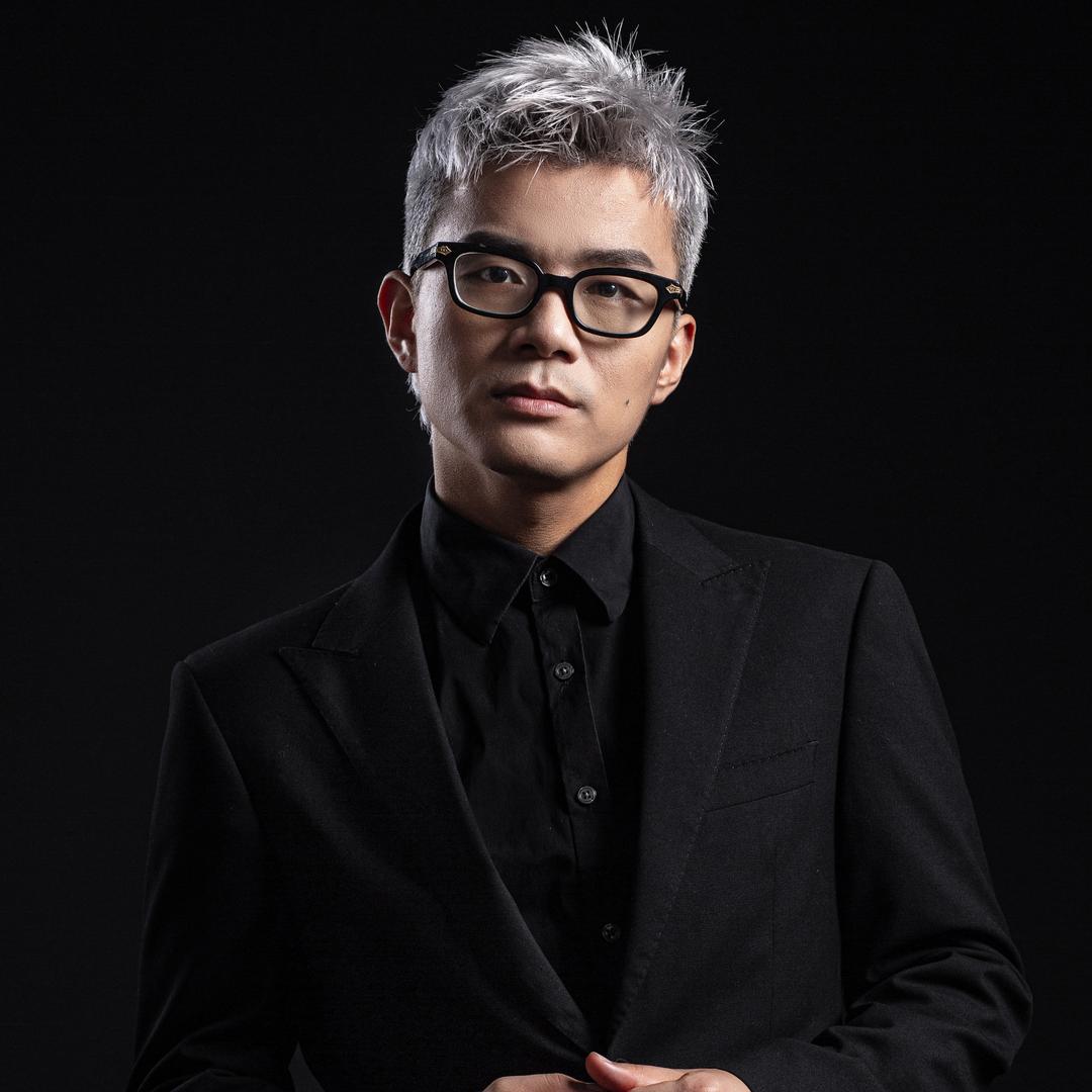 丝塔学院 胡明泰