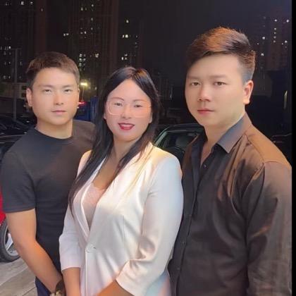 容姐三姐弟