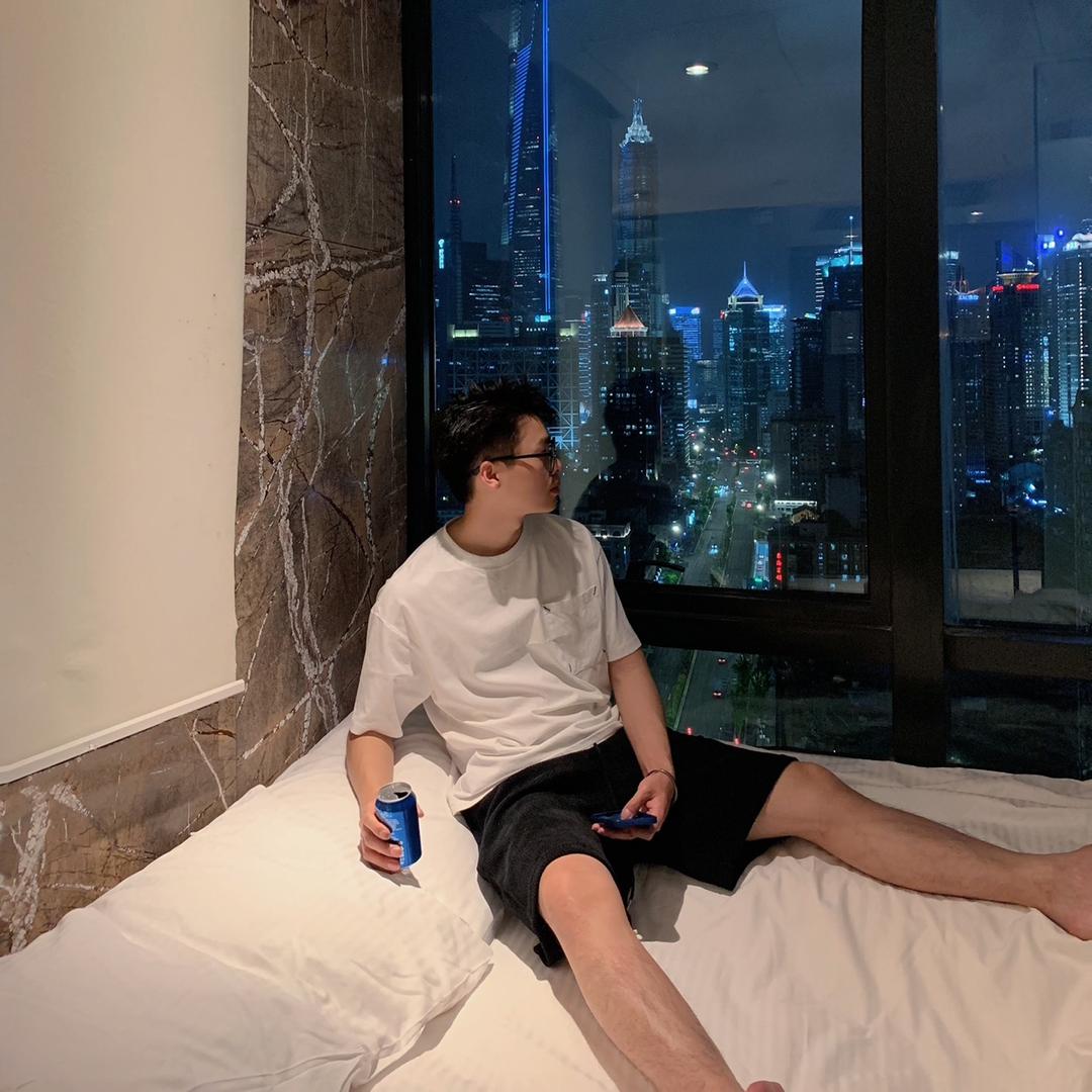 晨·佐