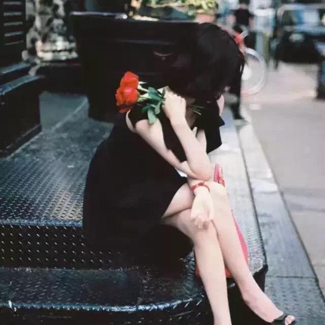 ಢ᭄笑而🍒不语ಢ: