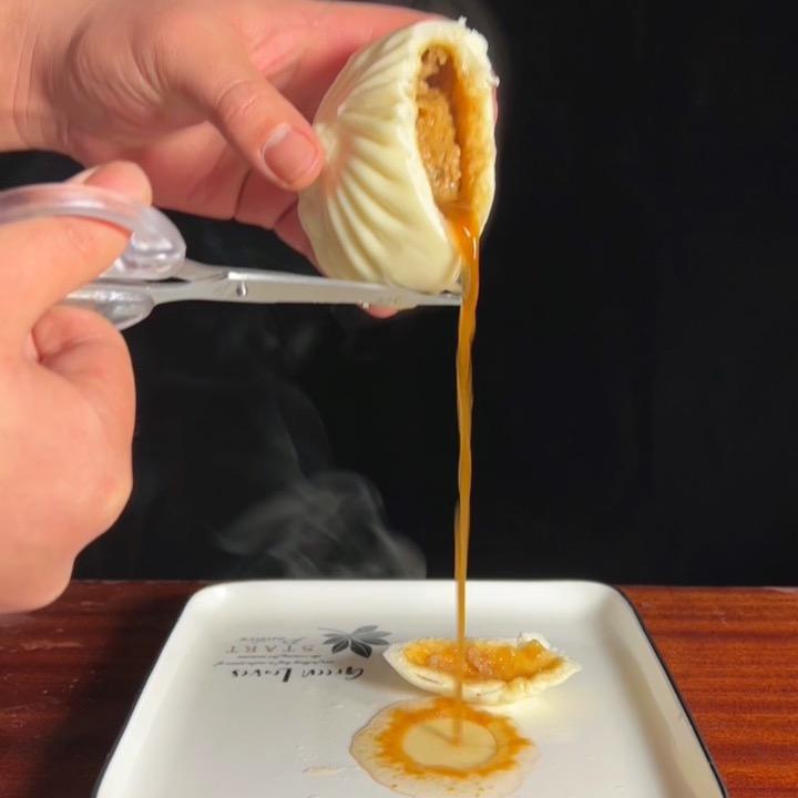 笼中寶👉🏻鲜汁肉包