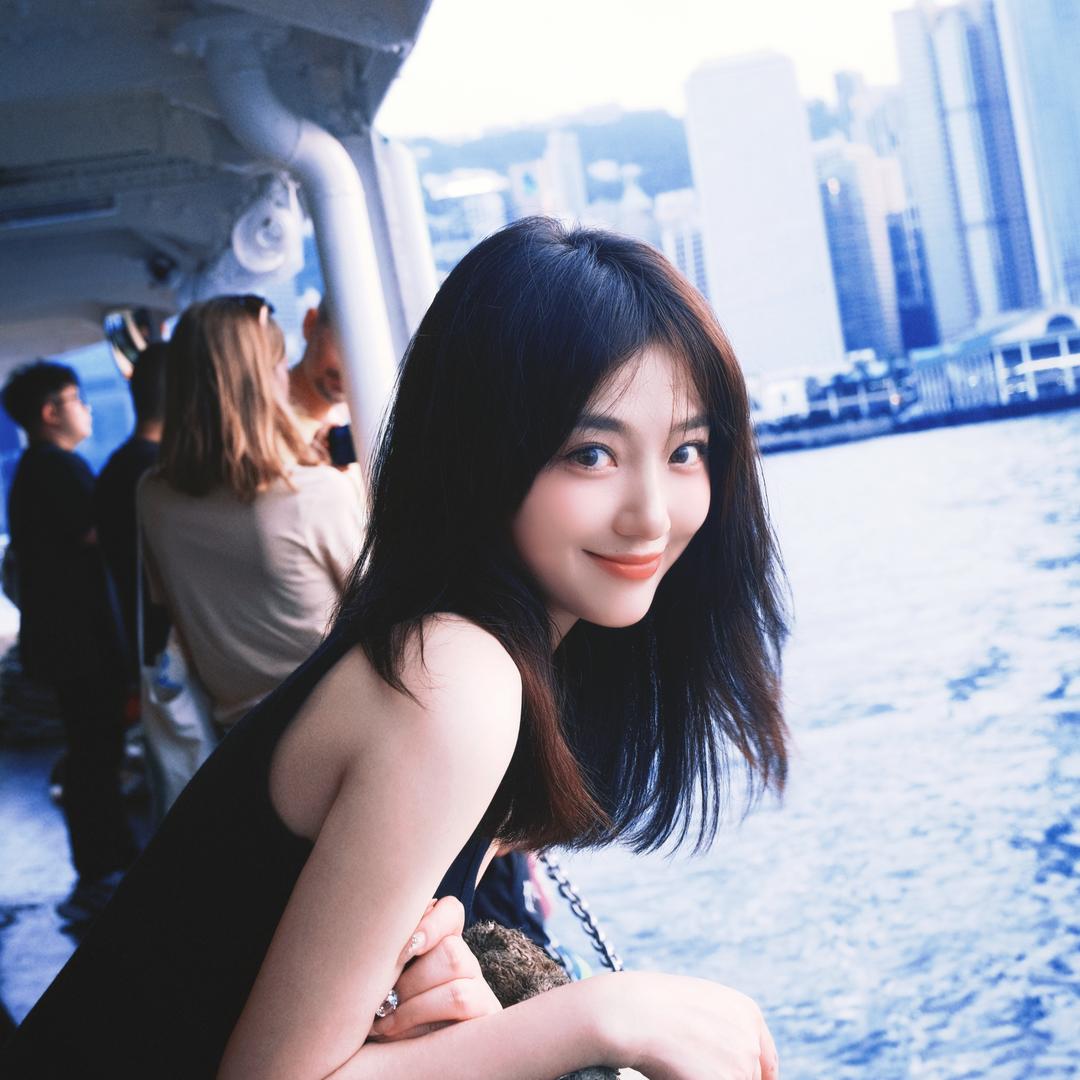 孟妮NINI