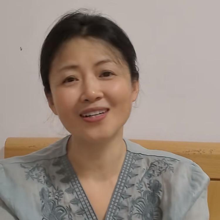 雯丽单身
