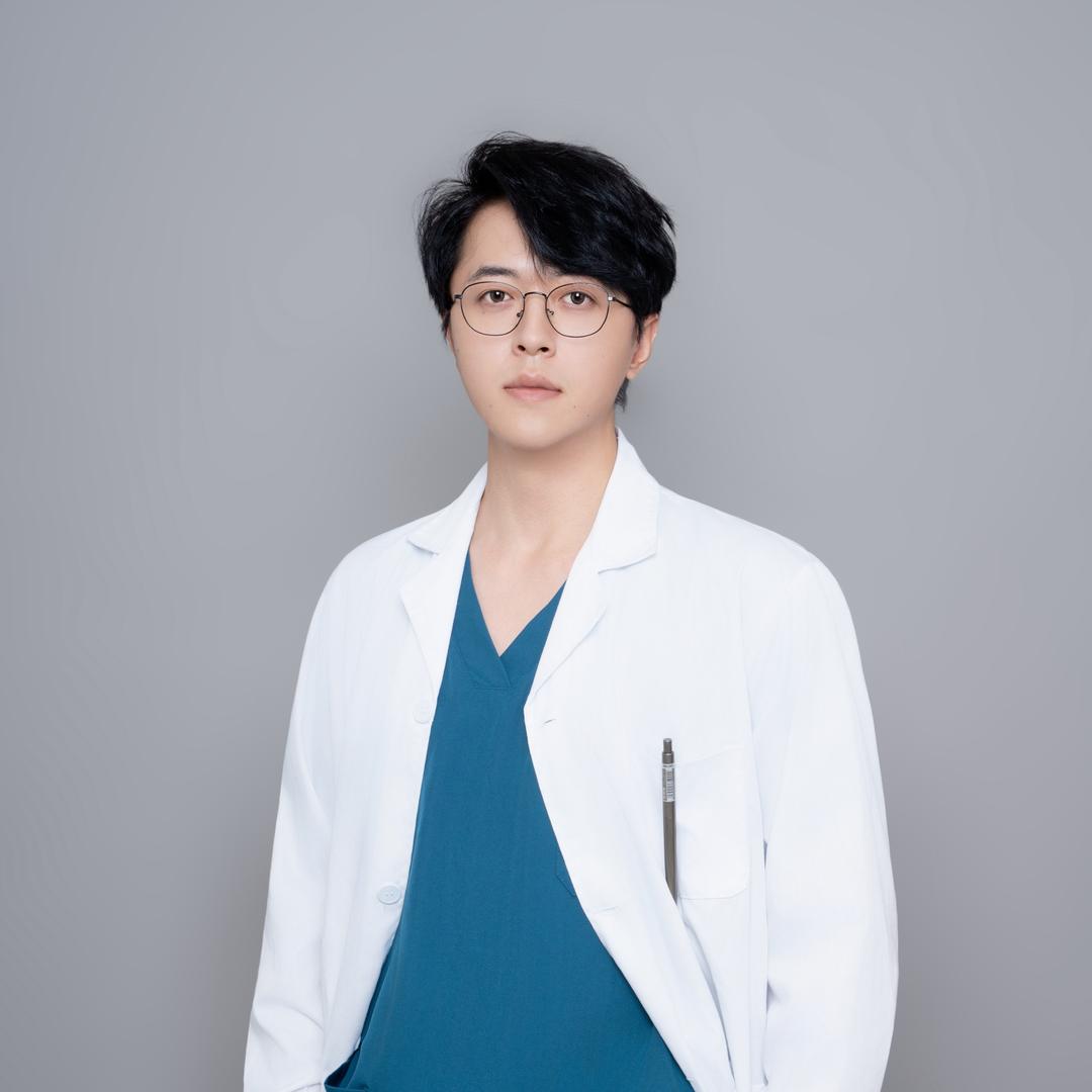 杨一聊肩颈