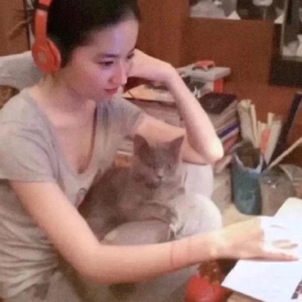 爱笑