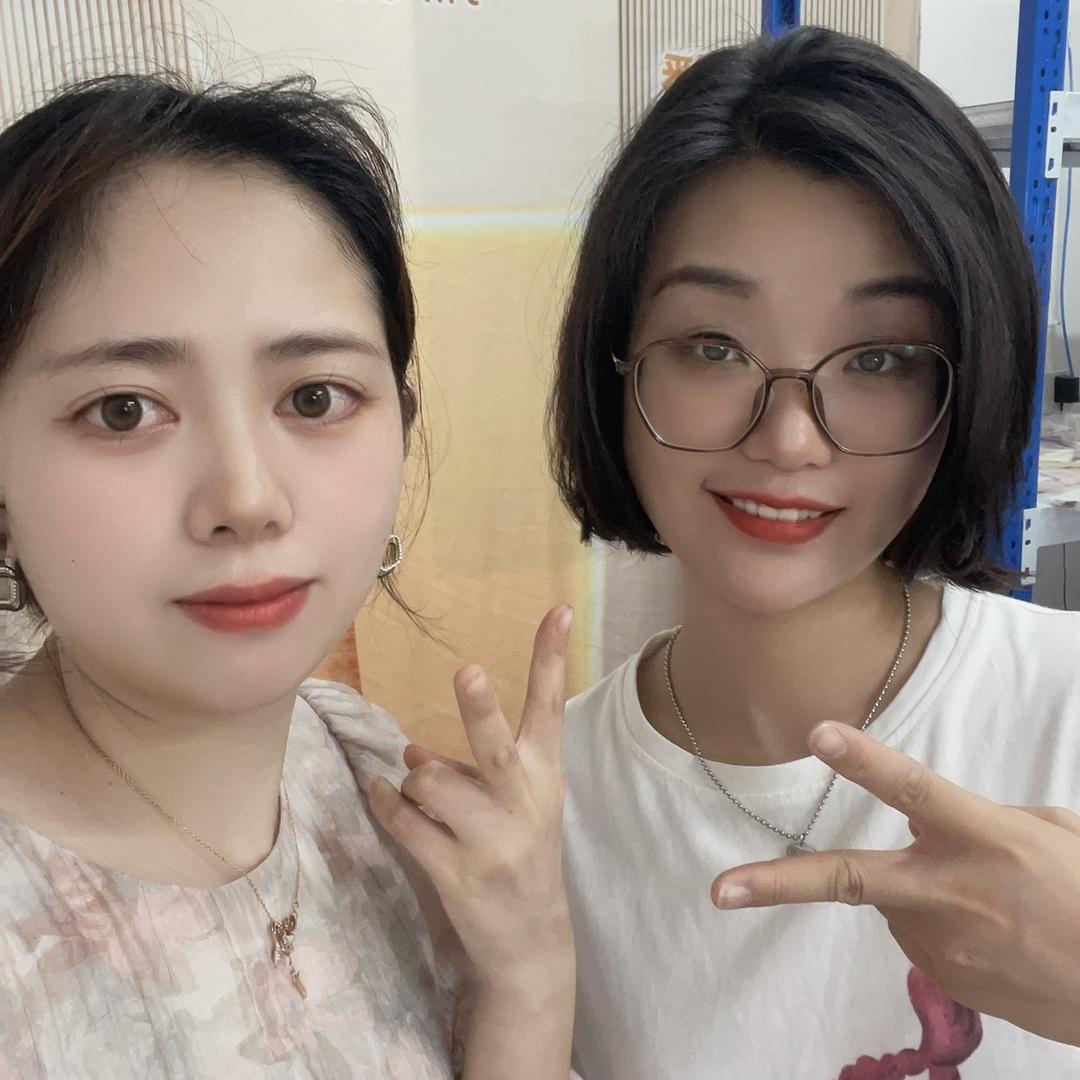 姐妹卖袜子