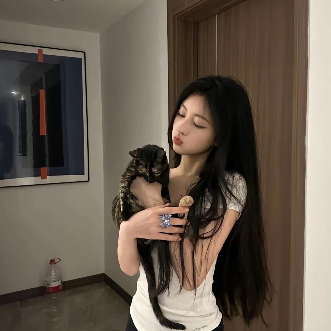 李瑶瑶.