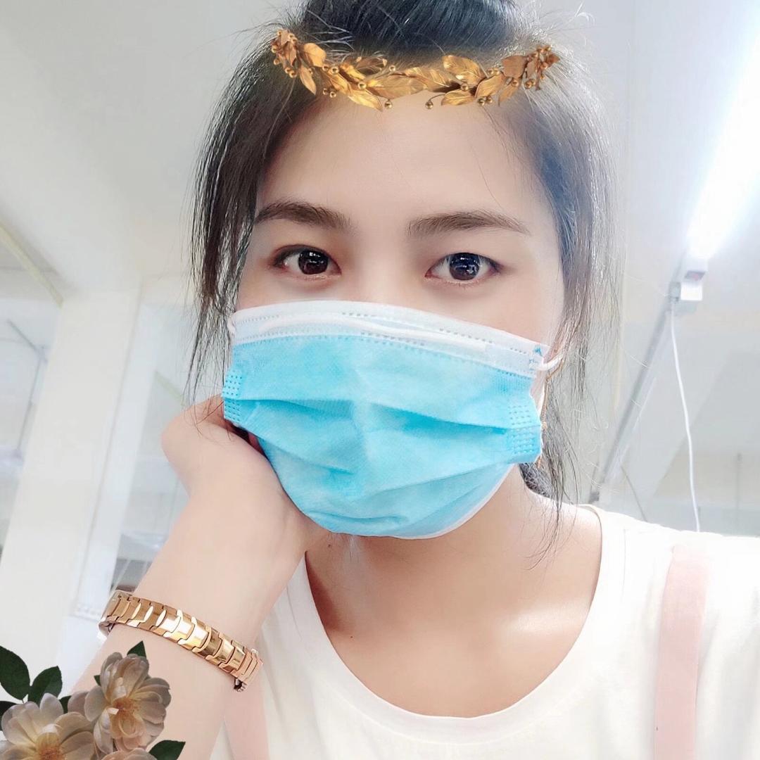 乡村小白杨
