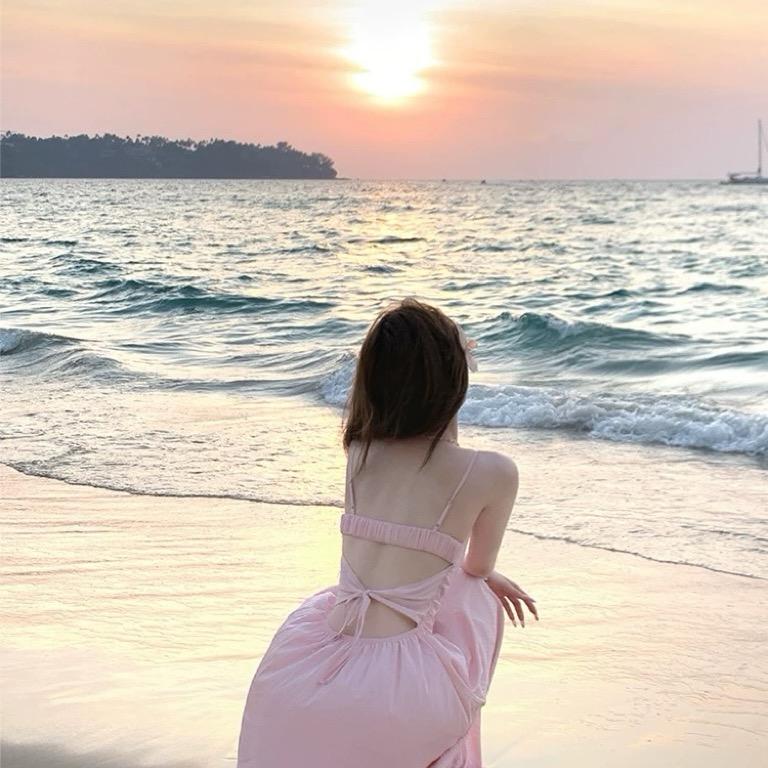 青岛海边美裙舍
