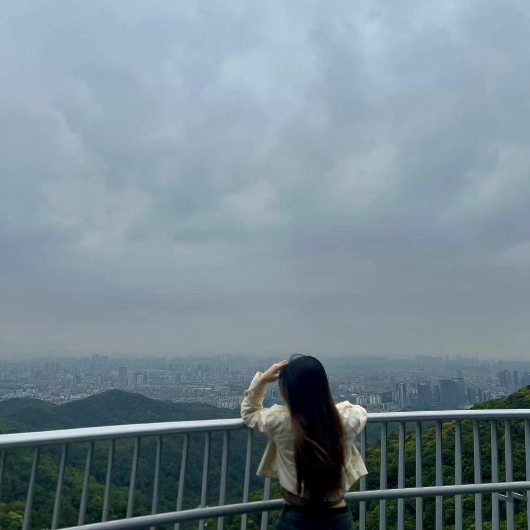 小陆好困/.