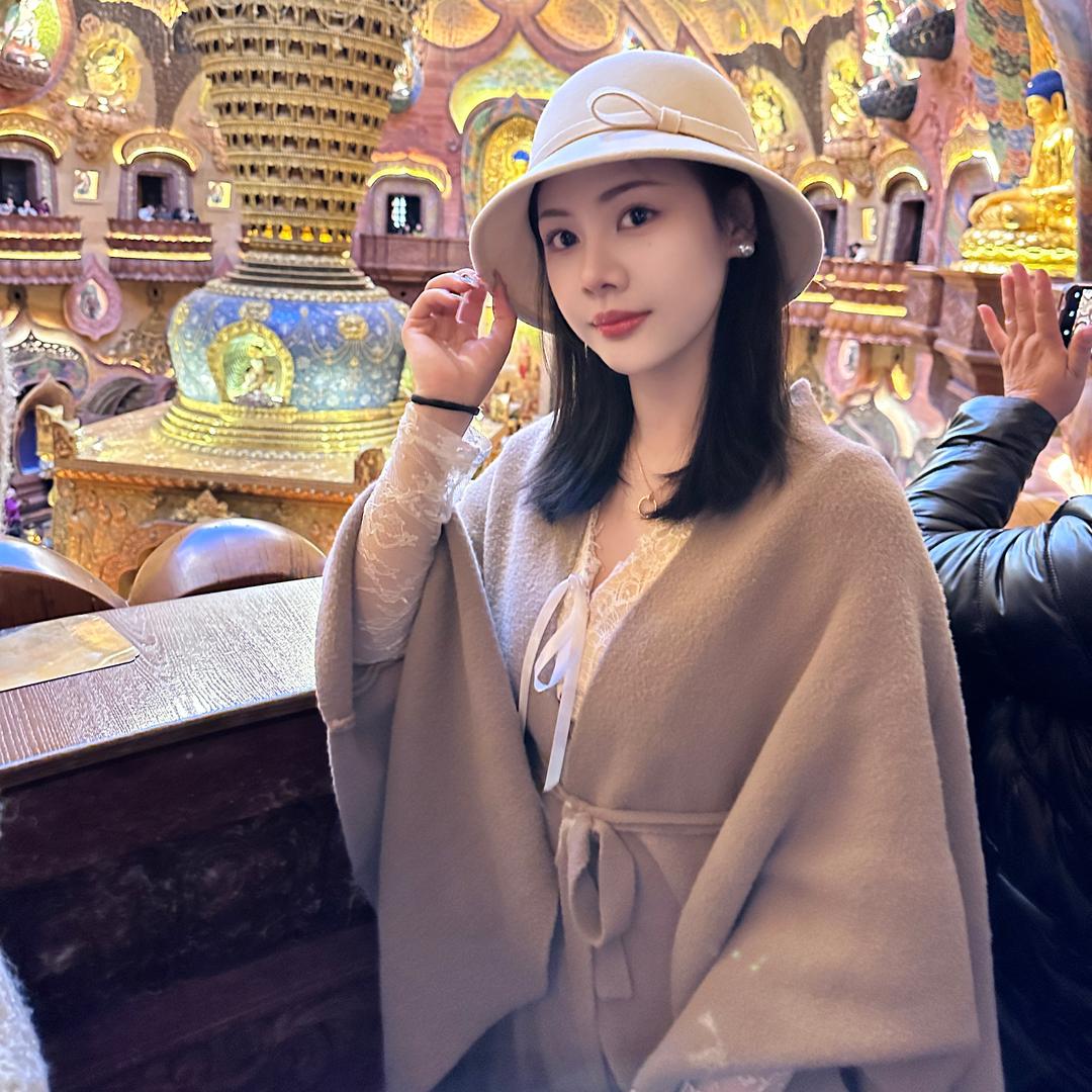 小虎牙🐷🐷🐷