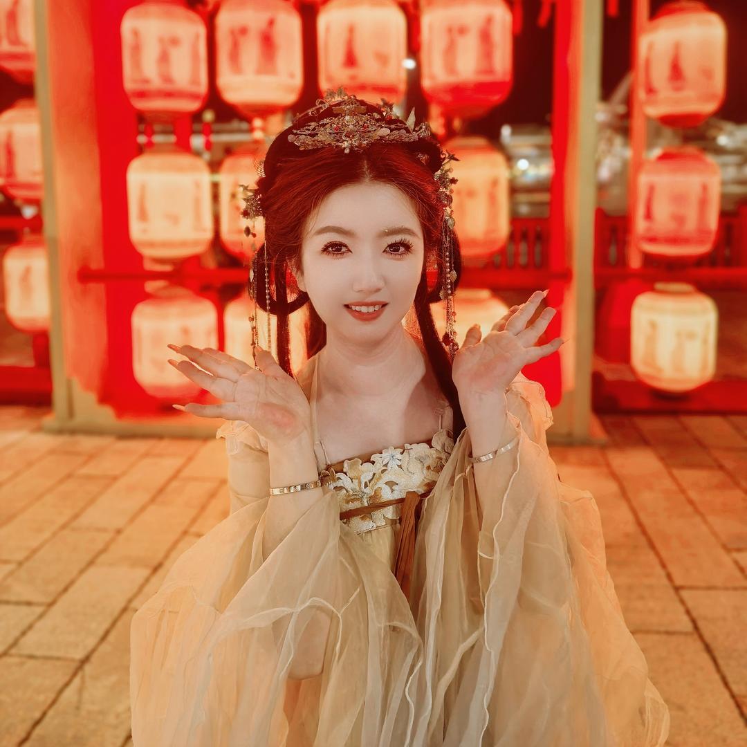 百变小殷