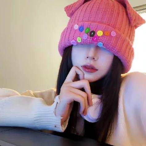 M、