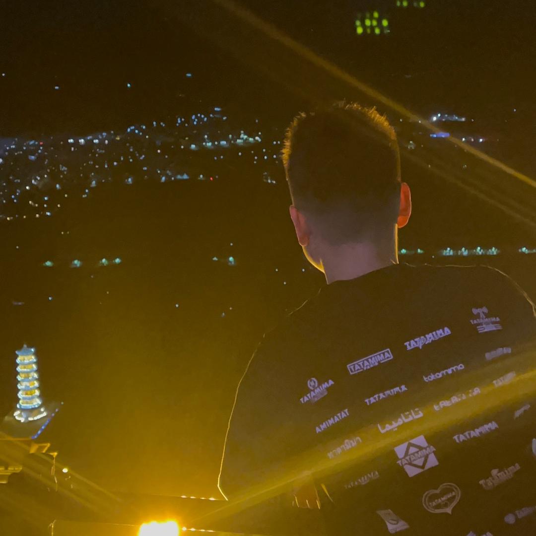 沈老板  (三只羊烧烤)