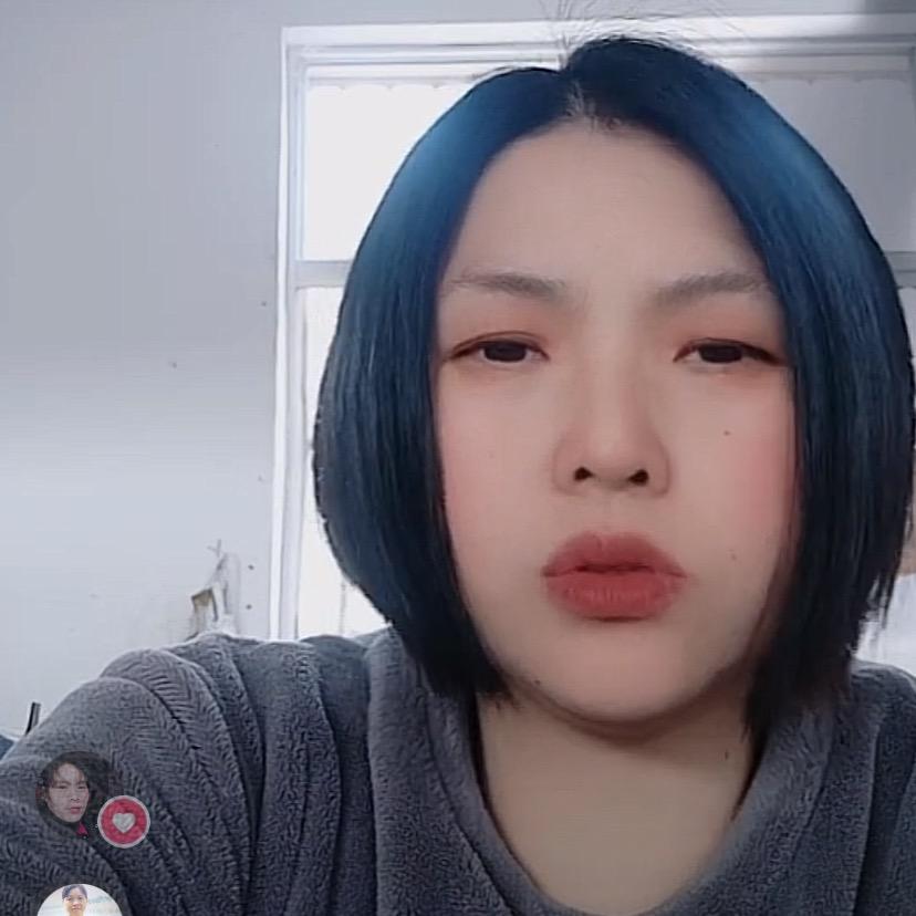 华