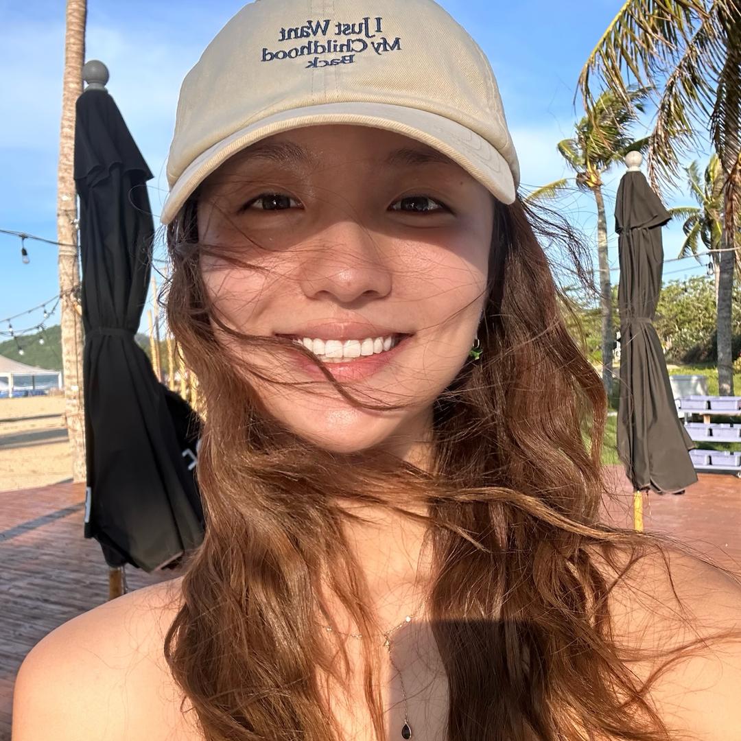 张伊君 Carina_zhang