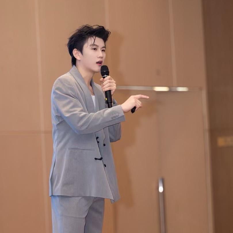 阿昱老师