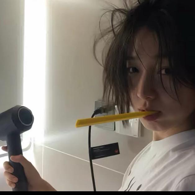 陈 鑫