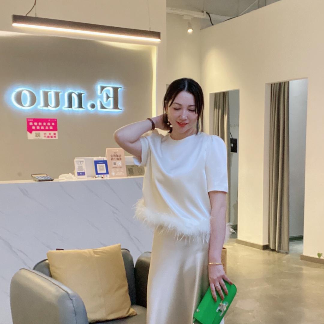 衣诺轻奢女装
