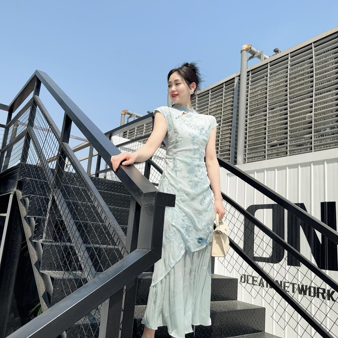 姗姗轻奢服饰
