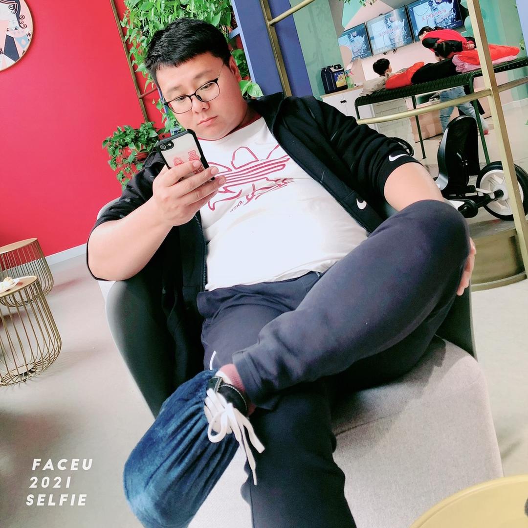 卖门板的小白