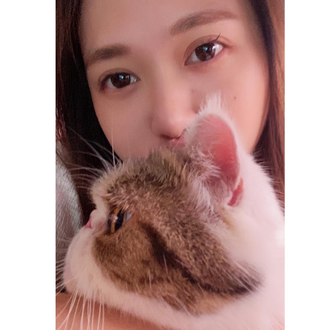 🐳莹..〜💋💋