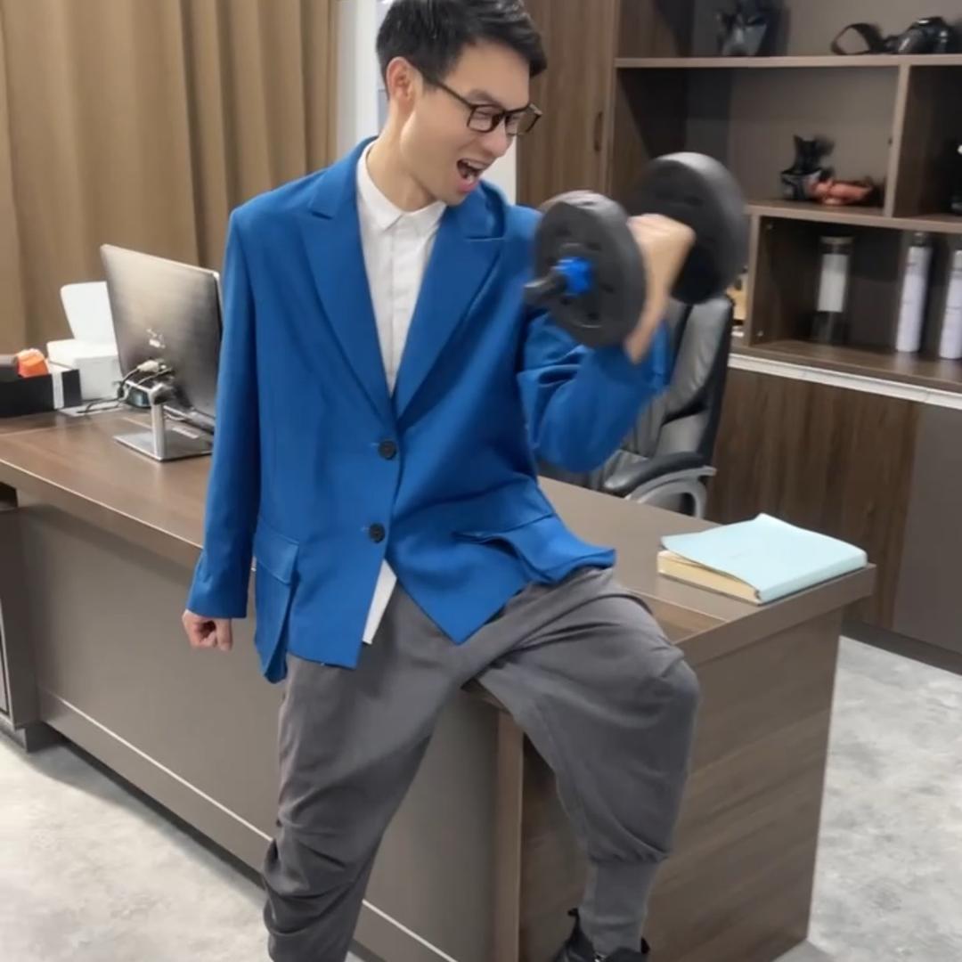 李先生就是我啦