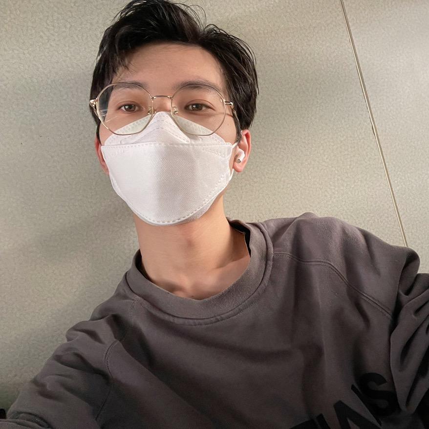 不爱健身的易凯