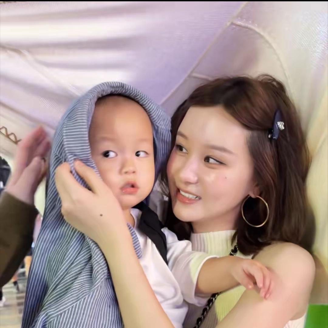 滕雨佳Amiu每周四早上9:30见！