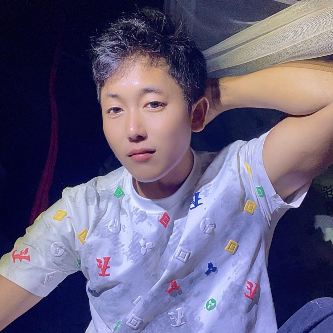 云南普洱打牙小哥