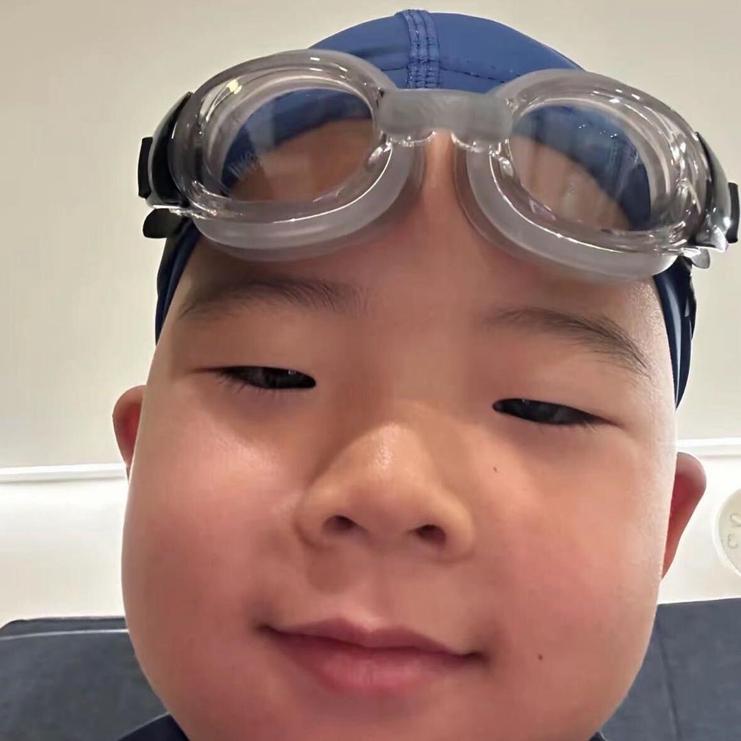 ㅤㅤㅤㅤ ㅤㅤ忧郁的耳屎