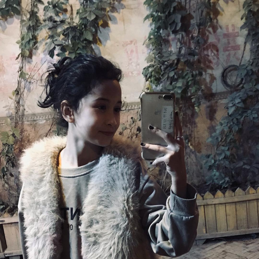 艾艾.（长大版）