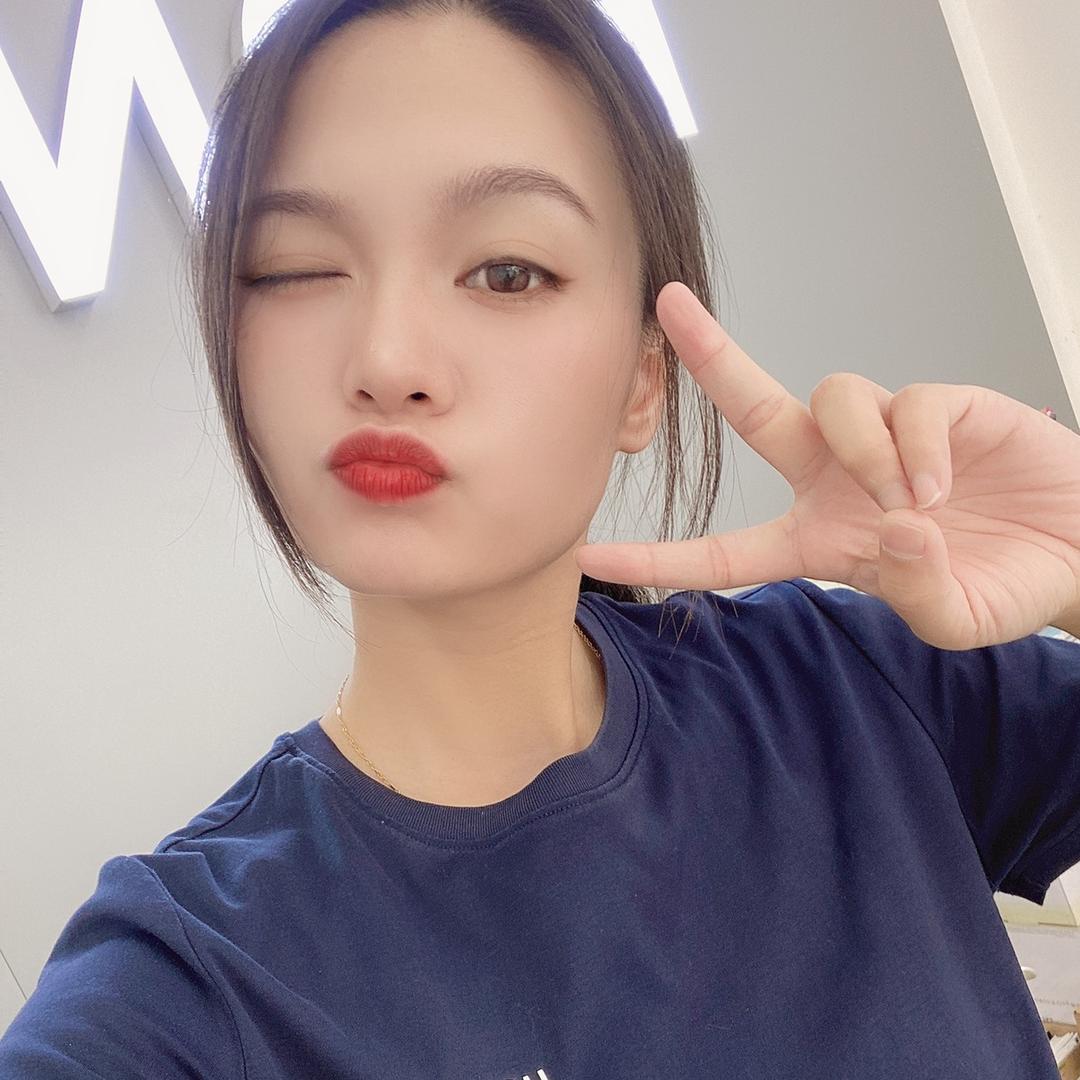 A偃师华信荣耀授权体验店王倩颖