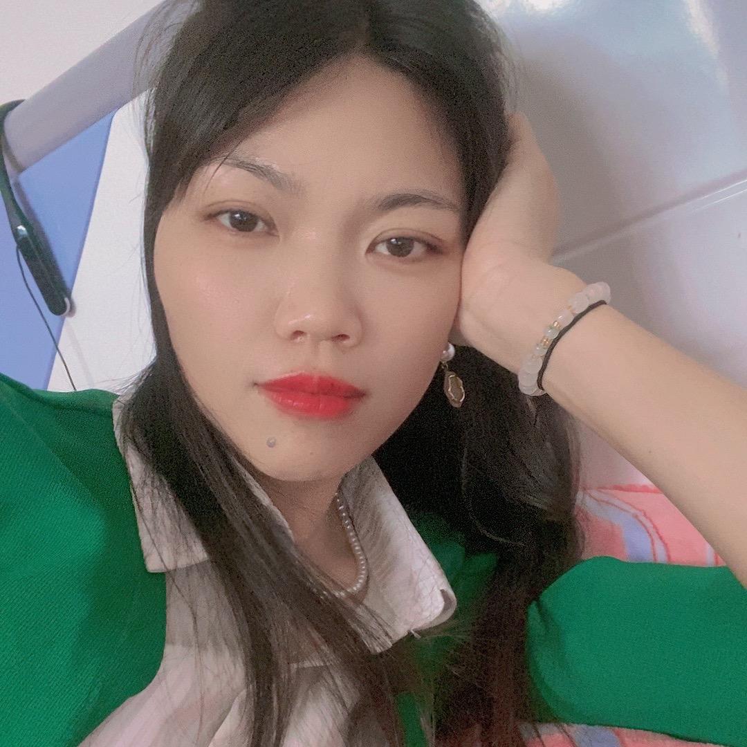 小笨 👩🏼‍🦰